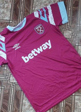 Футбольна форма west ham united.