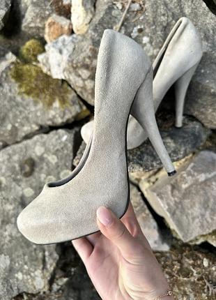 Замшеві туфлі hot heels