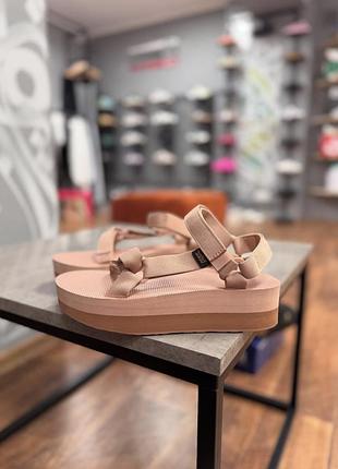 Босоніжки teva flatform universal оригінал❗️❗️❗️