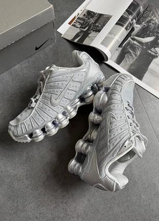 Nike shox sivler