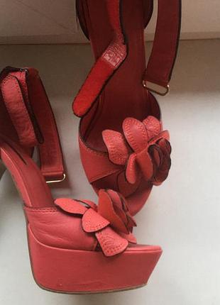 Шикарные босоножки для дерзких