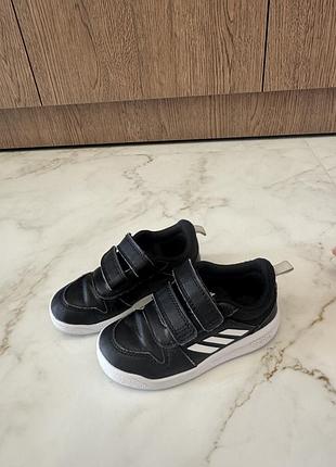 Кросiвки adidas