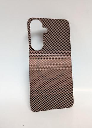 Чехол для samsung galaxy s26 plus, pitaka style, magsafe, мягкий soft-touch, противоударный, карбон, коричневый