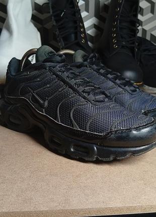 Кроссовки nike tn 39 22 года.
