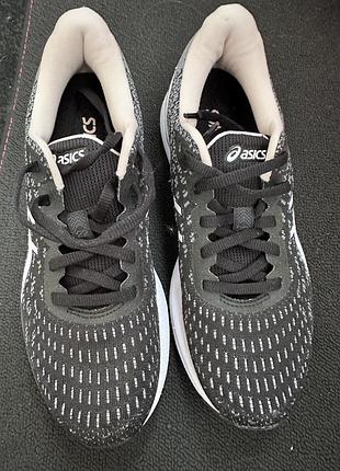 Кросівки жіночі  asics