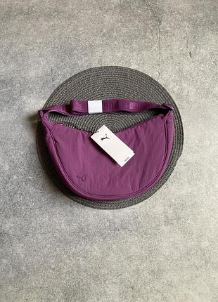 Puma neighborhood crossbody bag оригінал нова жіноча сумка через плече сумочка кросбоді месенджер мун бег moon bag пума коричнева рожева фіолетова