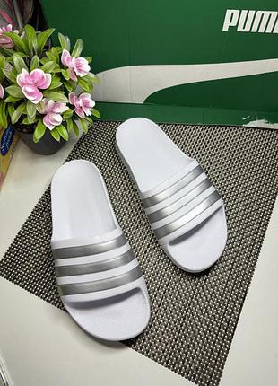 Оригинальные шлепанцы adidas