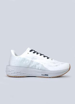 Brooks launch 11 white 6