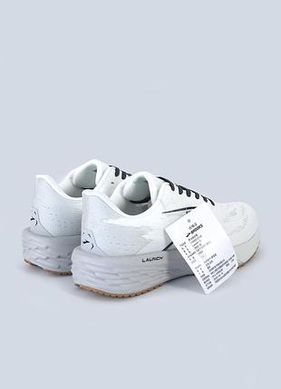 Brooks launch 11 white 9