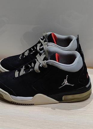 Кросівки jordan 38
