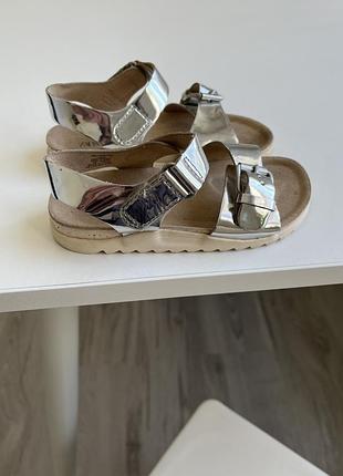 Босоніжки сандалі zara