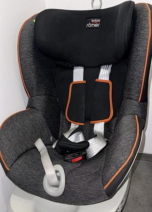 Дитяче автокрісло britax römer dualfix (від 0 - 4-х років)