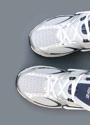 Nike v5 rnr 3