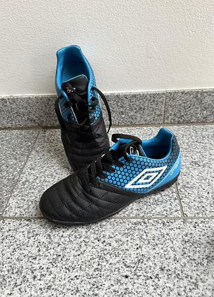 Футбольні бутси (сороконіжки) umbro fortuna tf — р. 36