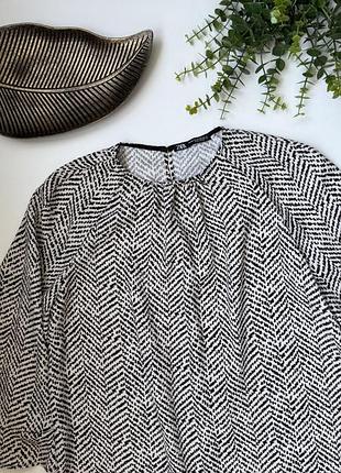 Легенька сукня zara