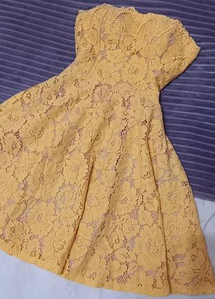 Кружевное платье короткое женское