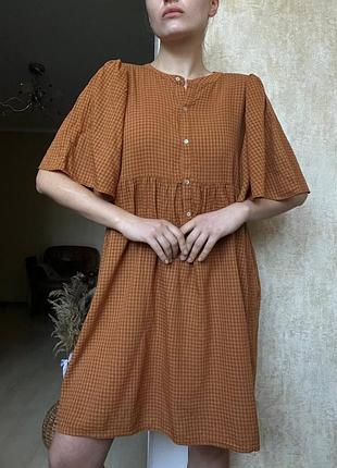 Горчичное платье в клетку от mango