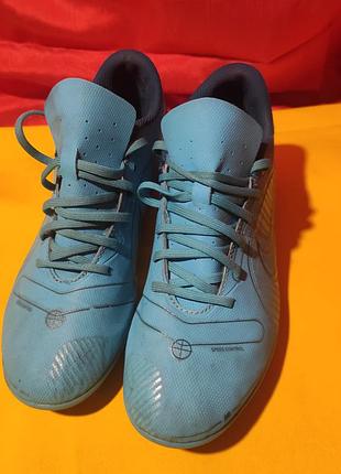 Футбольные буцы nike