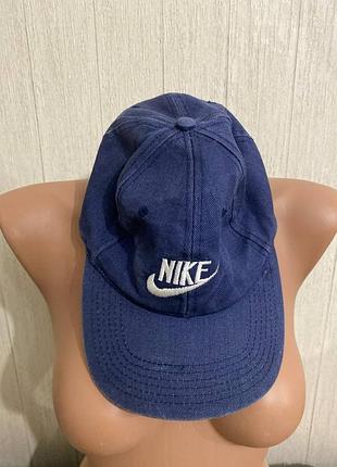 Синяя кепка nike