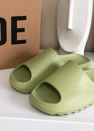 Adidas yeezy slide салатові