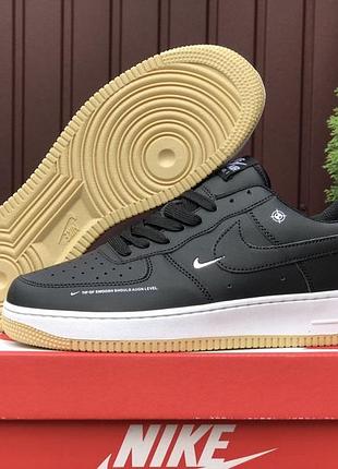 Nike air force білі з чорнимчервоні