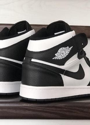 Nike air jordan чорно білі