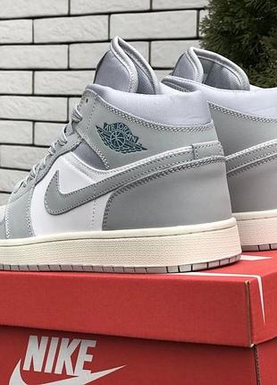 Nike air jordan сірі
