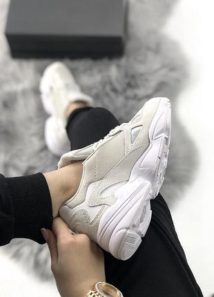 Adidas originals falcon w