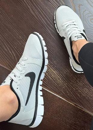 Nike free run 3.0 v2  світло сірі з білим