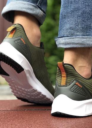 Asics темно зелені 3