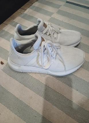 Кросівки adidas