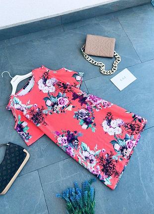 Платье boohoo с этикеткой