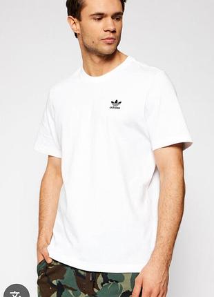 Оригінальна футболка adidas l розмір