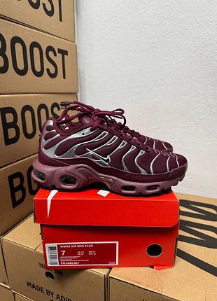 Кросівки nike air max plus se night maroon