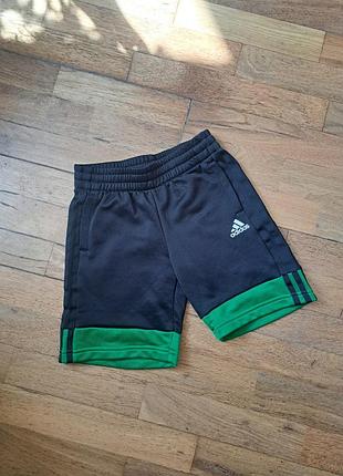 Чорні спортивні шорти adidas