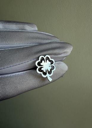 Пін значок металевий брошка «конюшина» срібляста — чотирилисник на удачу
