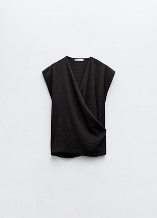 Чорна блуза з короткими рукавами zara
