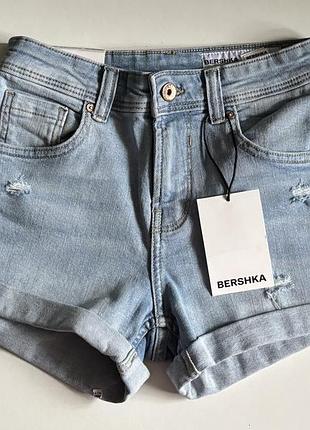 Шорти з підкатом bershka розмір 34(xs)