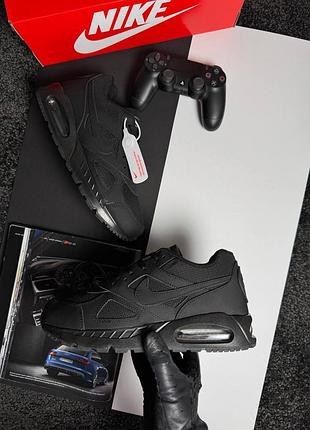 Nike air max ivo all black