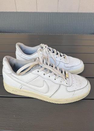 Кросівки чоловічі nike air білого кольору