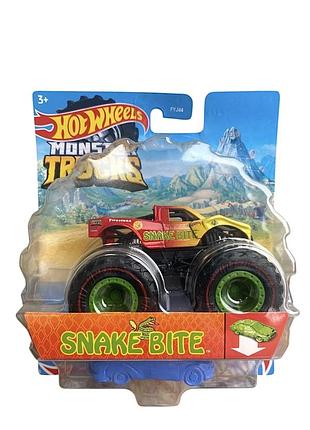 Нова в упаковці базова машинка-позашляховик hot wheels monster trucks snake bite mattel