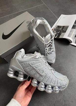 Женские кроссовки nike shox sivler