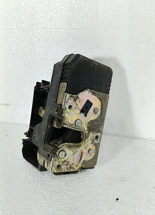 Замок дверей передній правий 90561154 opel astra g