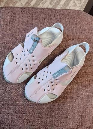 Босоножки nike.
