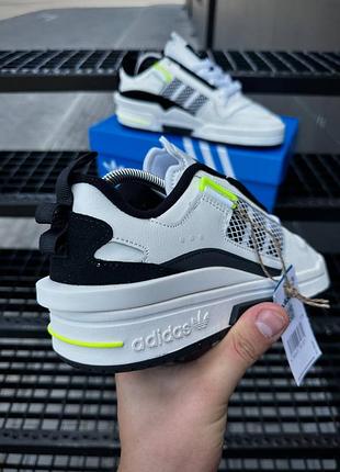 Adidas forum ie low 5