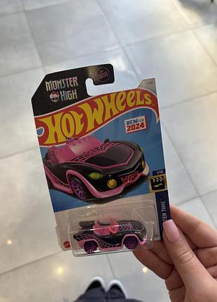 Машинка hot wheels