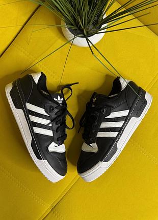 Кросівки adidas originals rivarly low