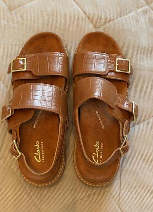 Сандалі з натуральної шкіри clarks