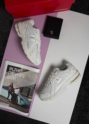 New balance 1906r white
