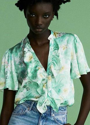Блуза zara в квітковий принт